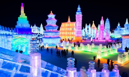 Carnevale di ghiaccio e neve nella "città di ghiaccio" della Cina