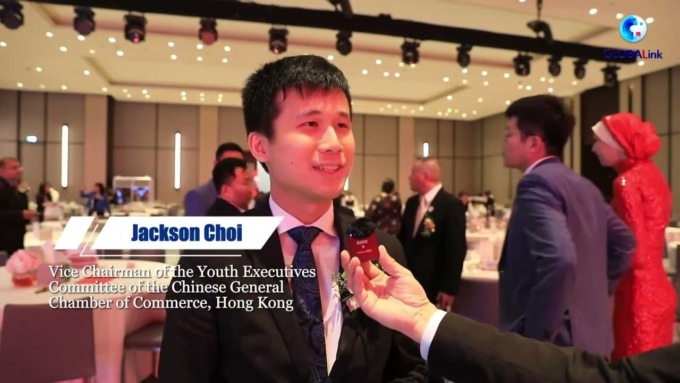 Cina: balli dell’etnia Yi ben accolti da pubblico di Emirati Arabi Uniti