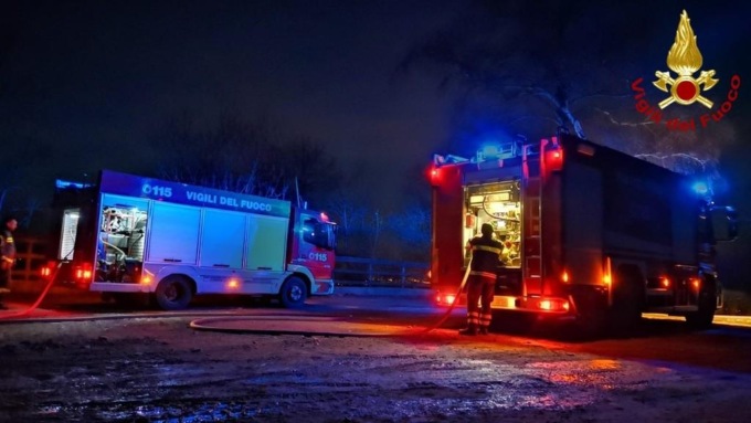 GAETA: DUE STABILIMENTI BALNEARI A FUOCO
