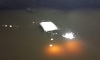 TERRACINA: CON L’AUTO NEL CANALE, SALVATA