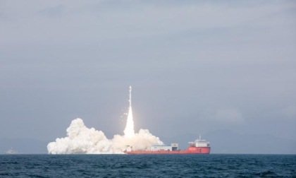 Cina: lanciato dal mare razzo Smart Dragon-3 con 9 satelliti