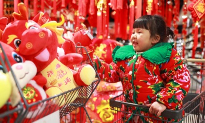 Cina: promette misure per incrementare consumi interni nel 2024