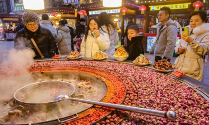 Cina: Xinjiang, si respira atmosfera festosa di Capodanno lunare (2)