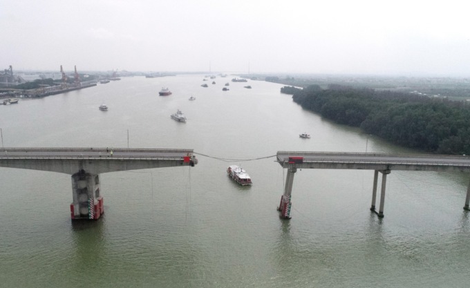 Cina: Guangdong, 2 morti, 3 dispersi per collisione di nave contro un ponte