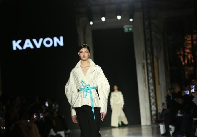 Marchi cinesi presentano creazioni alla Milano Fashion Week 