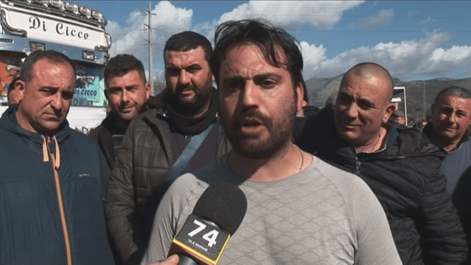 FONDI: AGRICOLTORI DINANZI AL MOF, IL SERVIZIO SU TELEREGIONE 74