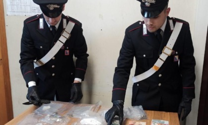 ROMA: SOLDI E DROGA IN AUTO, ARRESTATO UN GIOVANE