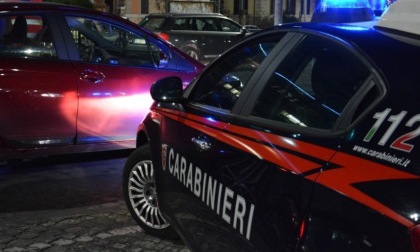 MONTE COMPATRI: PICCHIA LA COMPAGNA E COLTIVA DROGA, ARRESTATO