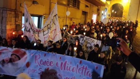 CISTERNA: DUPLICE FEMMINICIDIO, FOLLA ALLA FIACCOLATA