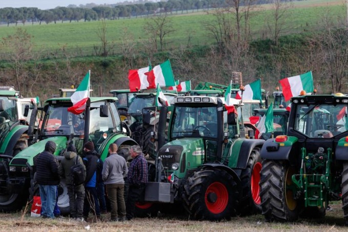 ROMA: PROTESTA DEGLI AGRICOLTORI, PROVE DI DIALOGO