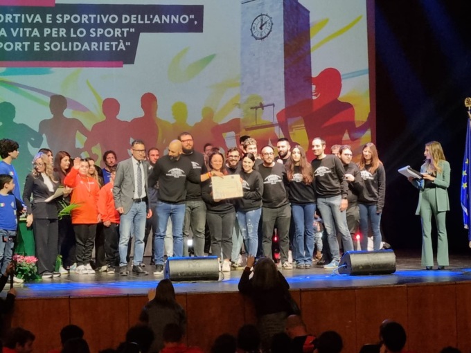 FLAG FOOTBALL: BUFFALOS LATINA PREMIATA ALLA MANIFESTAZIONE “SPORTIVA E SPORTIVO DELL’ANNO”