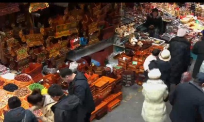 Cina: atmosfera festiva del Capodanno tibetano attira turisti