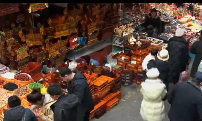 Cina: atmosfera festiva del Capodanno tibetano attira turisti