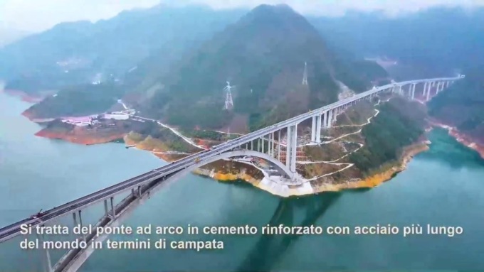 Cina: Guangxi, apre al traffico grande ponte ad arco