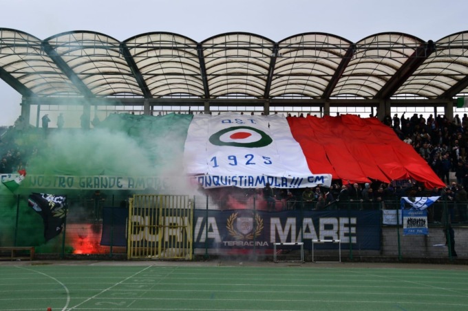 SERIE D: TERRACINA, TIFOSI IN PIAZZA
