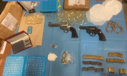 ROMA: ARMI E DROGA IN CASA, ARRESTATO UN UOMO