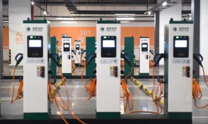 Mercedes-Benz, BMW registrano nuova JV per ricarica NEV a Pechino