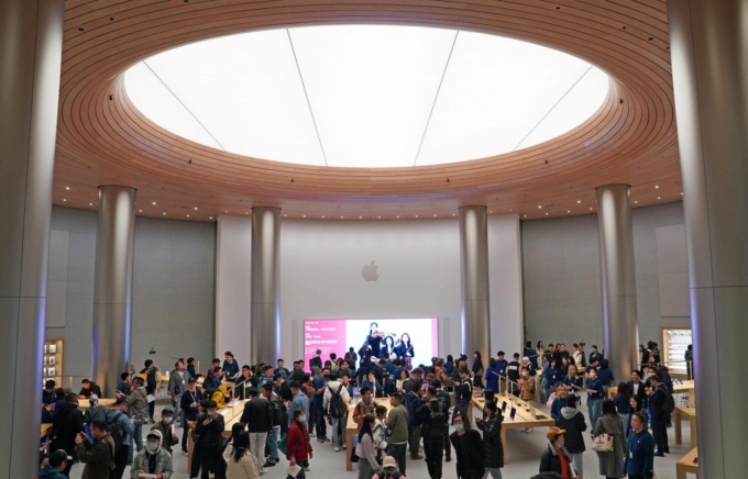 Cina: a Shanghai apre nuovo Apple store (2)