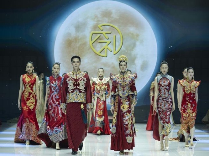 Cina: apertura della Settimana della moda a Pechino