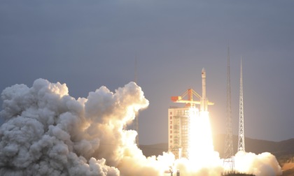 Cina: lancia nuovo satellite per monitorare ambienti atmosferico, spaziale