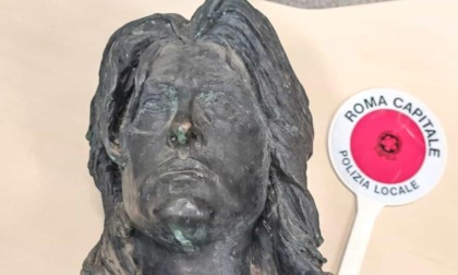 ROMA: SFREGIO AL BUSTO DI ANNA MAGNANI A TRASTEVERE