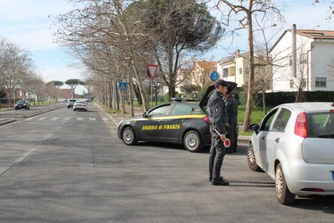 LATINA: CONTROLLI DELLA FINANZA AL NICOLOSI