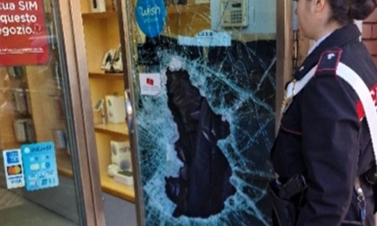 LATINA: FURTO DI TELEFONINI, SI INDAGA