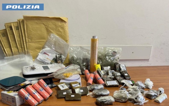 ROMA: SEQUESTRATI 28 CHILI DI DROGA, 8 ARRESTI