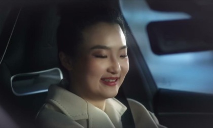 Parody Show: Sheerluck Holmes indaga su “difetti fatali” di EV cinesi