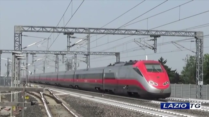 ROMA: GUASTO ALLA LINEA, FRECCIAROSSA FERMO NEL GIORNO DEL CALDO RECORD