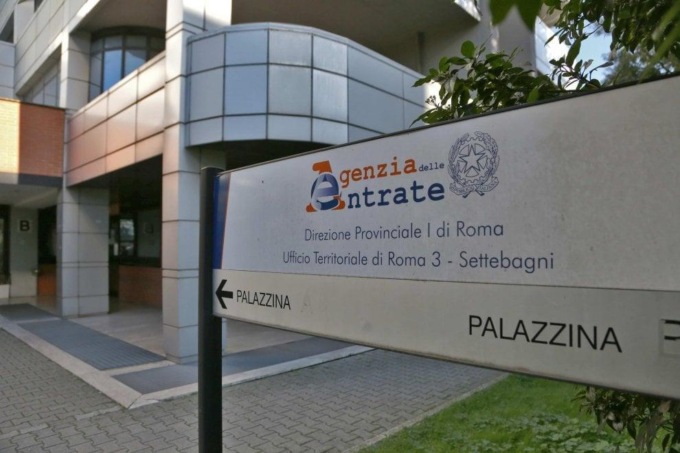 ROMA: CORRUZIONE ALL’AGENZIA DELLE ENTRATE, TRE ARRESTI