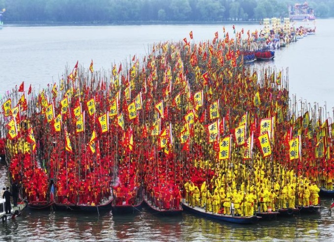 Cina: festival delle barche a Taizhou 