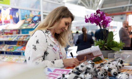 Italia: area espositiva cinese alla Bologna Children's Book Fair (1)