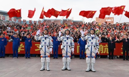 Cina: tenuta cerimonia di commiato per taikonauti di missione Shenzhou-18