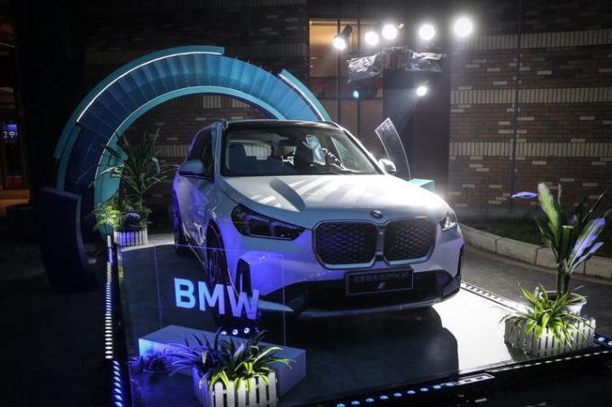 BMW investirà altri 2,8 mld dollari nella sua base produttiva del Liaoning