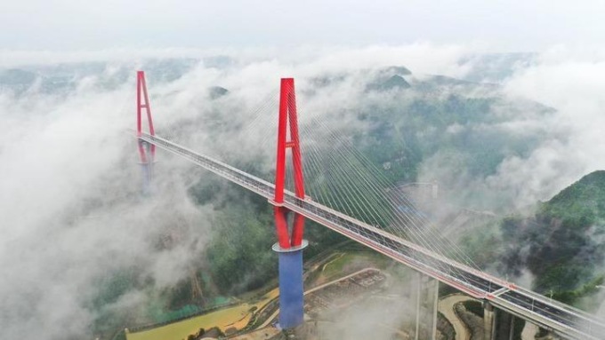 Cina: aperto al traffico il ponte sul fiume Longli nel Guizhou