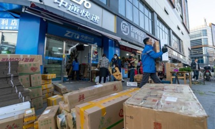 Cina: settore dei corrieri registra aumento in gestione pacchi