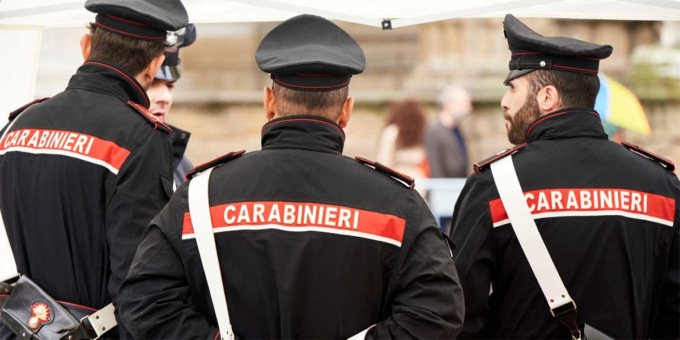 ROCCA MASSIMA: PICCHIA COMPAGNA E FIGLIA DI POCHI MESI