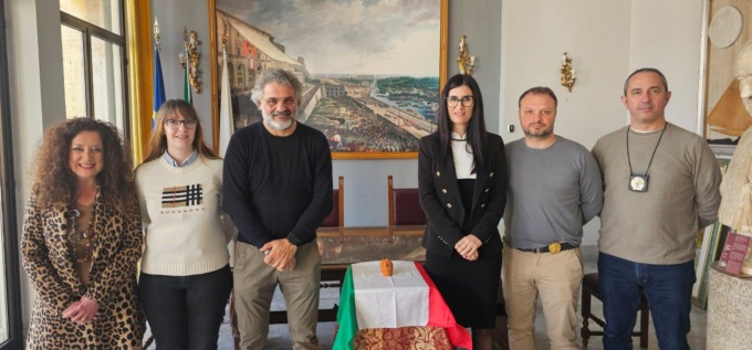 TERRACINA: RESTITUITA AL COMUNE UNA MASCHERA IN TERRACOTTA