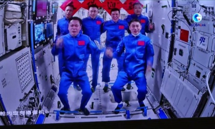 Cina: astronauti di Shenzhou-18 entrano nella stazione spaziale