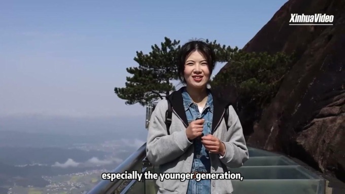 Cina: montagna di Wugong attira giovani, amanti di vita all’aria aperta