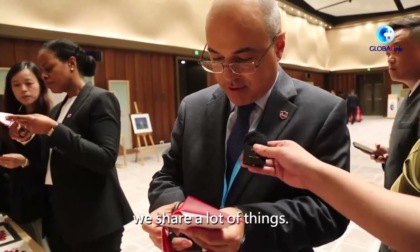 Cina: Sichuan, inviati diplomatici sperimentano patrimoni culturali immateriali