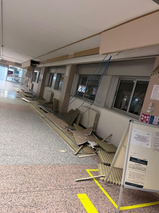 TERRACINA: OSPEDALE, CROLLA CONTROSOFFITTO IN CARTONGESSO. OPERAI AL LAVORO