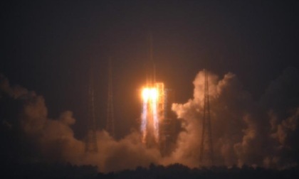 Cina: lancia Chang’e-6 per recuperare campioni da lato lontano di Luna