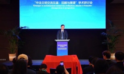 Studiosi cinesi e francesi tengono colloqui interculturali a Parigi