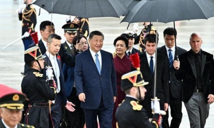 Francia: Xi arriva a Parigi per visita di Stato nel Paese (1)