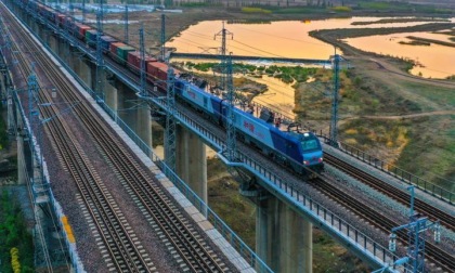 Cina-Spagna: nuova rotta ferroviaria rafforza legami commerciali