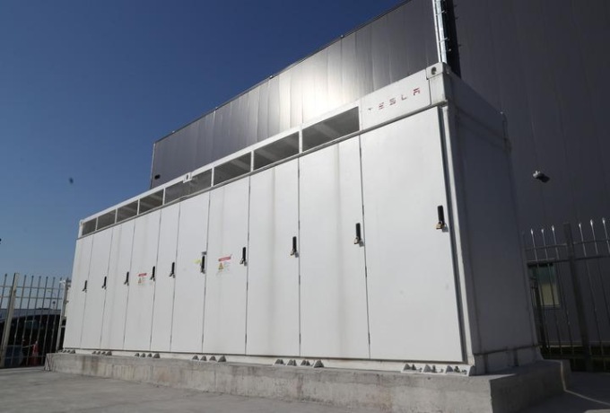 Cina: Shanghai, al via lavori di fabbrica chiave di batterie Tesla