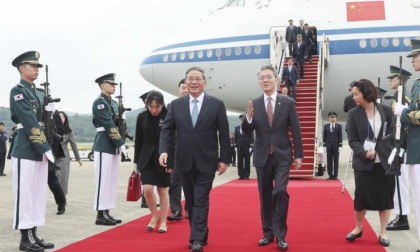 Arrivo a Seul del premier cinese Li Qiang