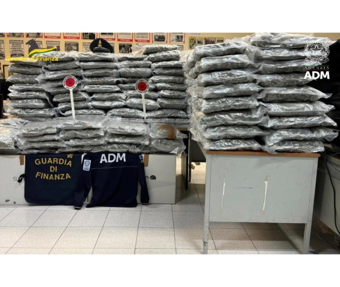 CIVITAVECCHIA: TRAFFICO DI DROGA, ARRESTATO CAMIONISTA